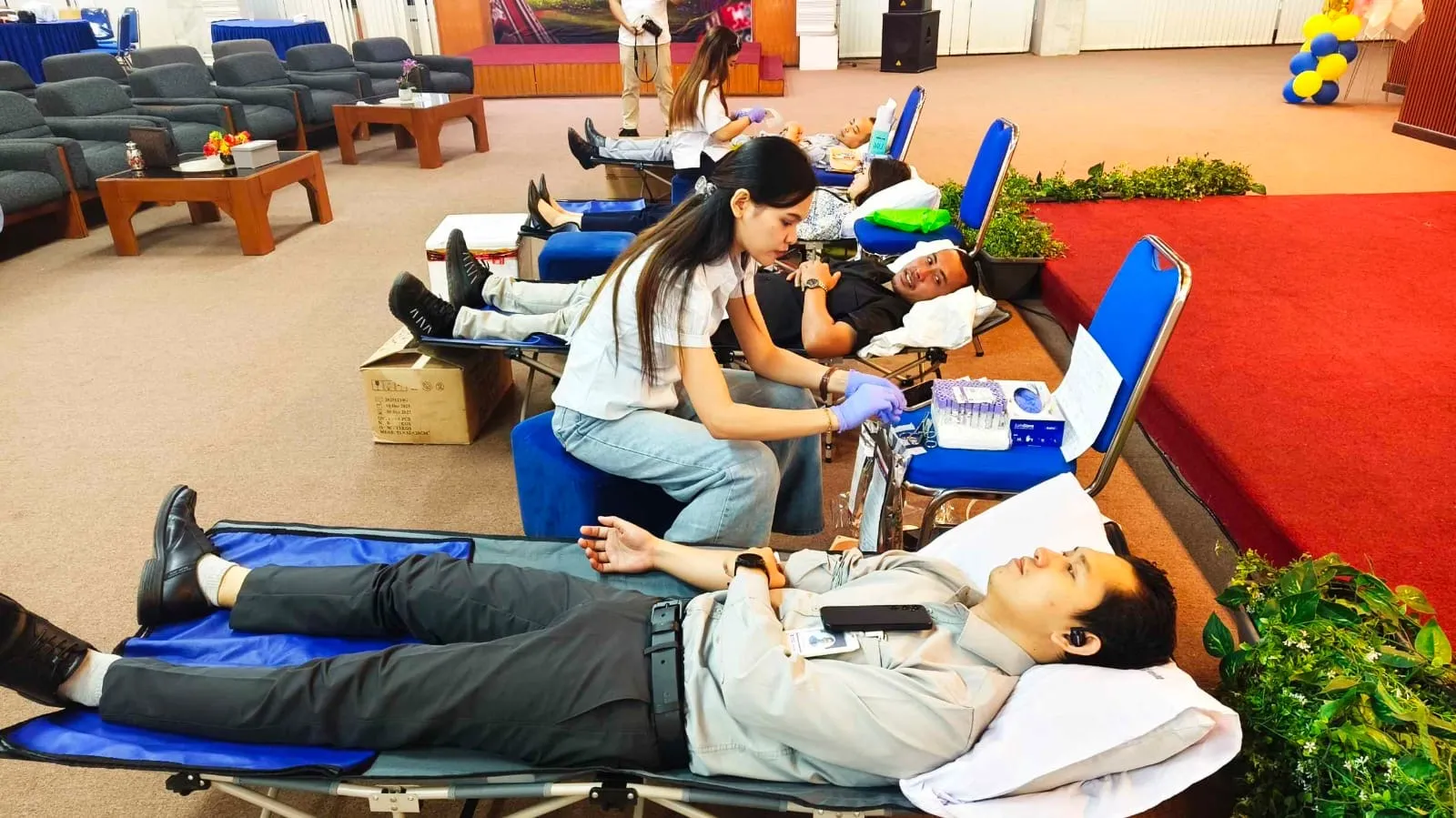 Setetes Darah, Harapan bagi Sesama: RS Kandou dan Bank Mandiri Gelar Aksi Donor Darah Sambut HKN ke-62