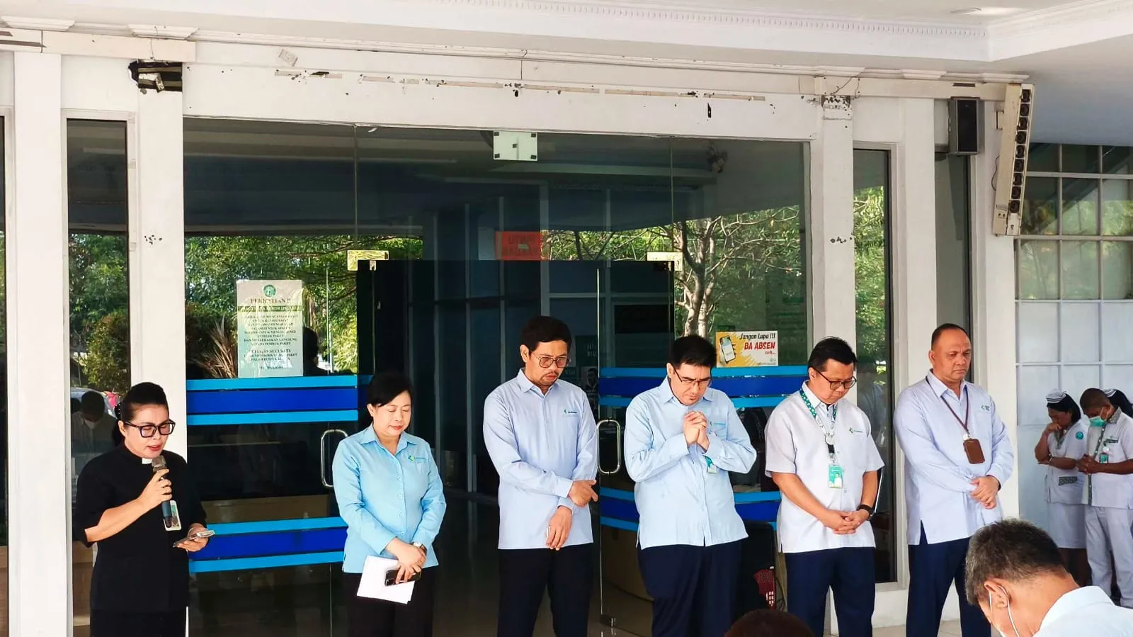 Pimpin Apel Dirut Starry Rampengan Ajak Jajaran RS Kandou Satukan Hati untuk Melayani Masyarakat