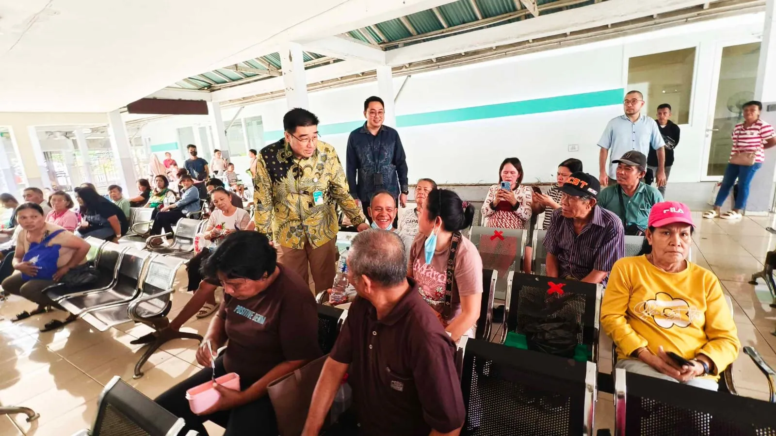 Rutin Sambangi Pasien, Dirut Starry Rampengan Buka Ruang Komunikasi Dengan Pasien dan Keluarga